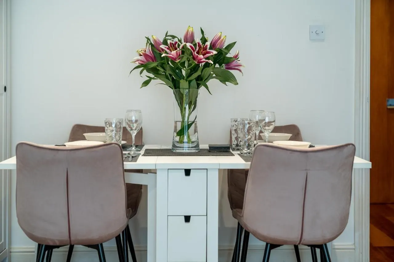 Apartment Stylish Deluxe 2Br Duplex - Free Parking - Near Canary Wharf London United Kingdom