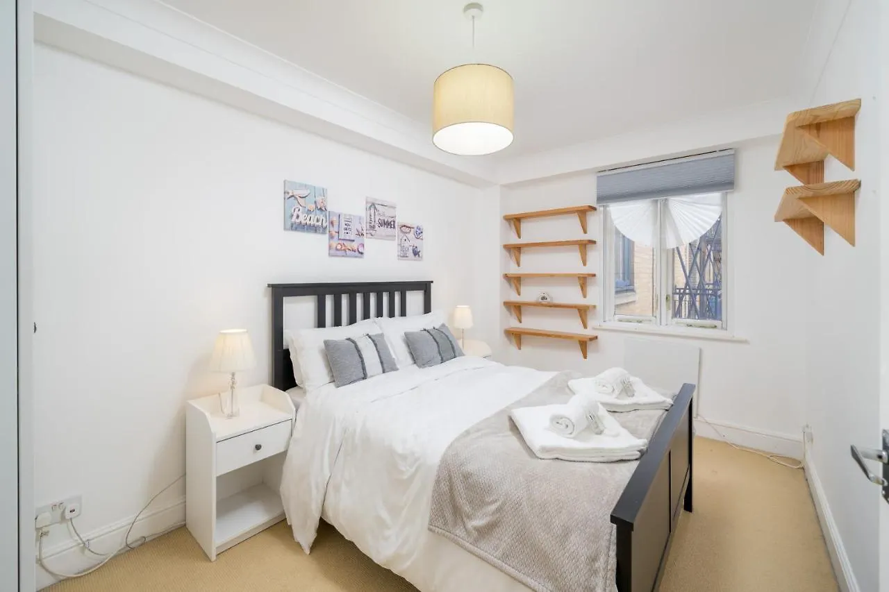 Apartment Stylish Deluxe 2Br Duplex - Free Parking - Near Canary Wharf London